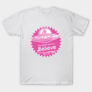 Pink Alien Wants to Believe T-Shirt